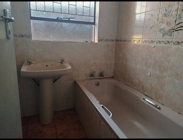 3 BEDROOM PROPERTY TO RENT IN BENDOR